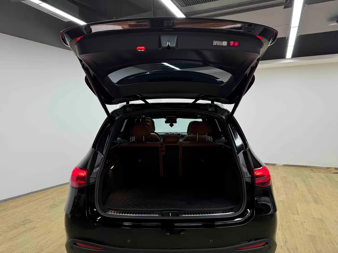 Mercedes-Benz GLC 2025 2025 GLC 300 L 4MATIC Dynamic 5-seater