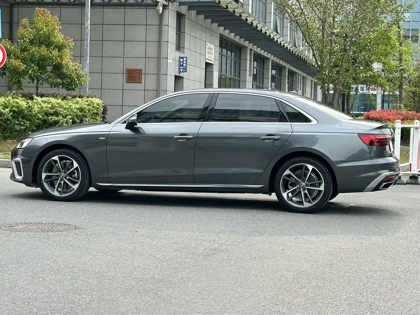Audi A4L 2020 40 TFSI Fashion Dynamic Edition фото 7