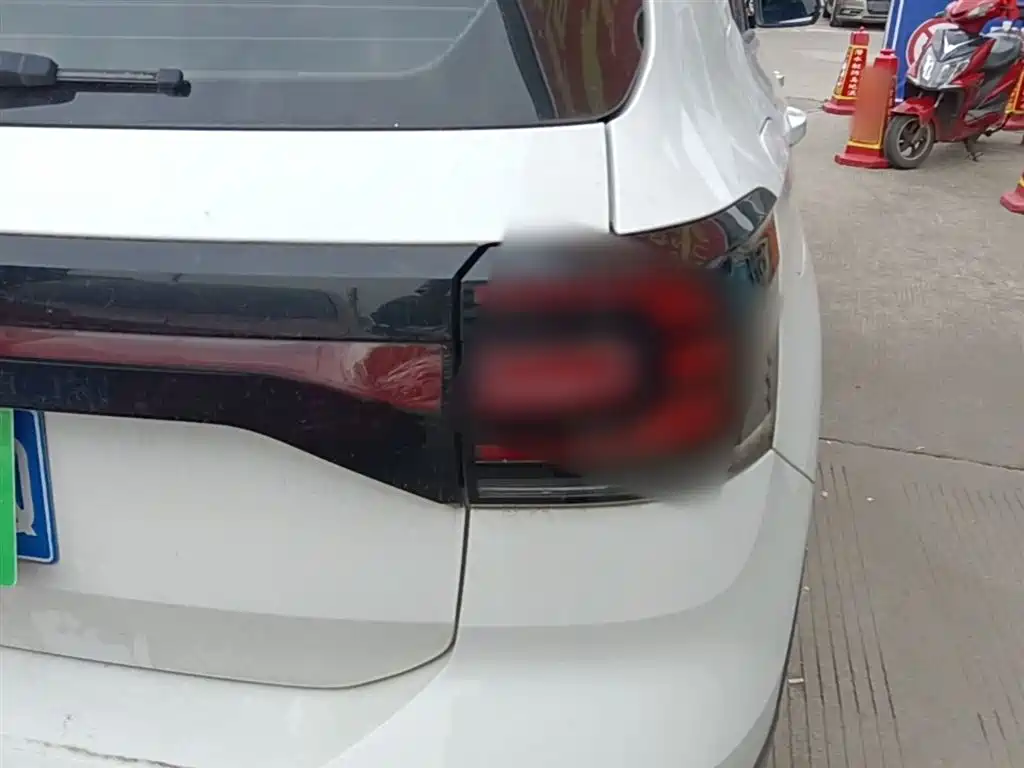 Volkswagen Tanying 2021 1.5L Automatic Smart Connect Edition фото 8