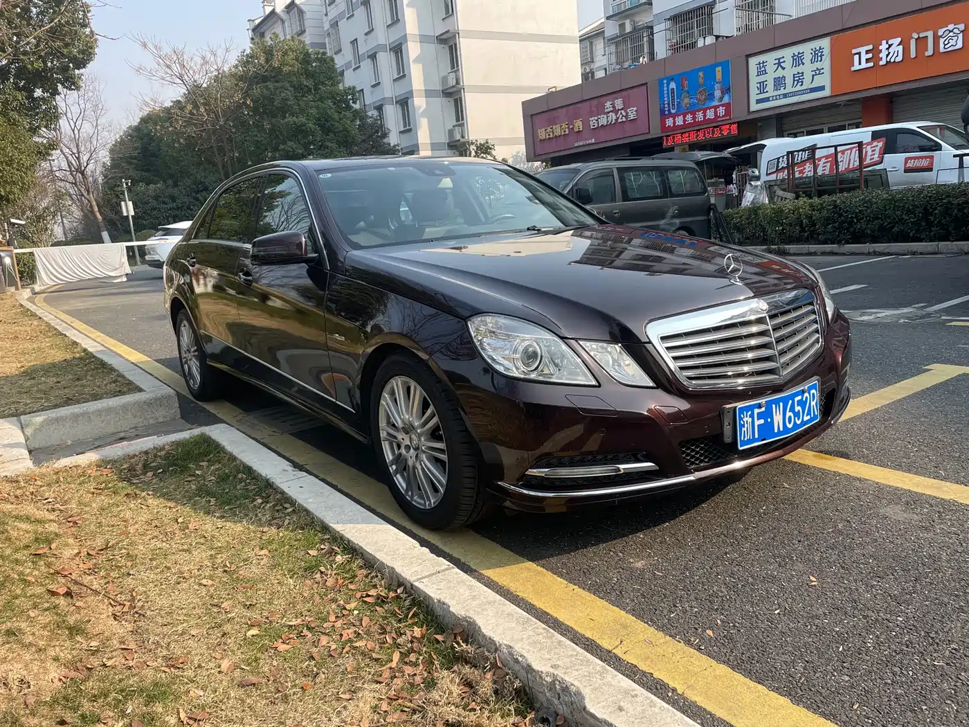 Mercedes-Benz E-Class 2012 E 200 L CGI Elegance фото 3
