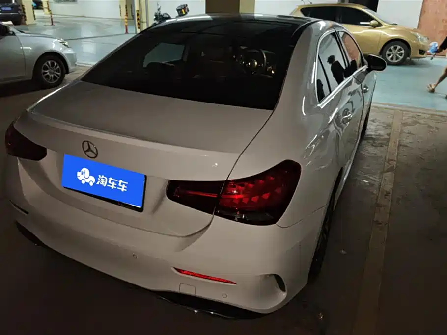 Mercedes-Benz A-Class 2019 A 180 L Sport Sedan фото 3