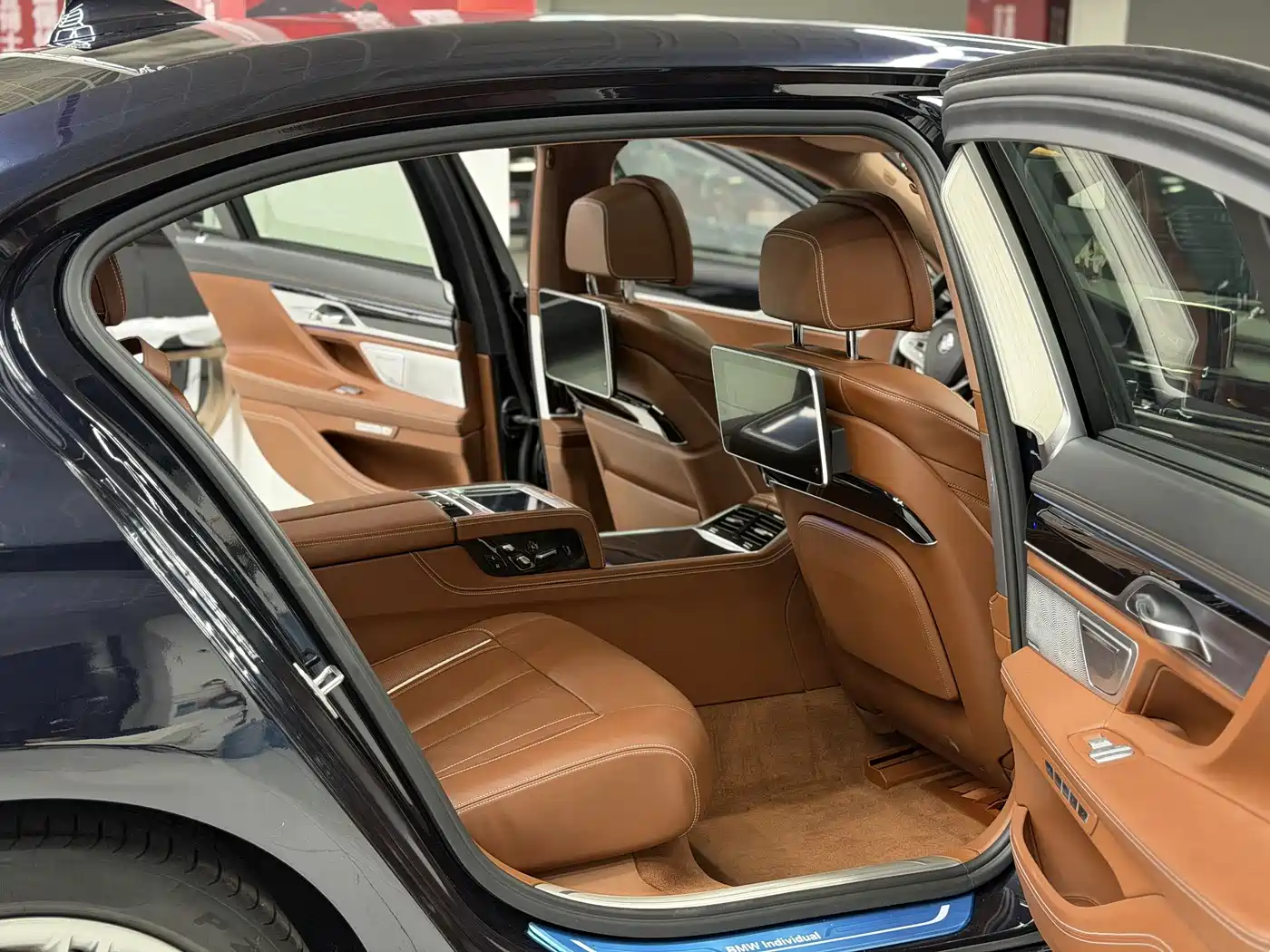 Photo 11 - BMW 7 Series