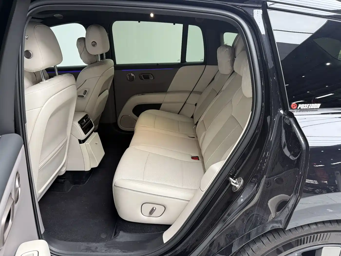 Li Auto i6 2026 2025 4WD Base Model