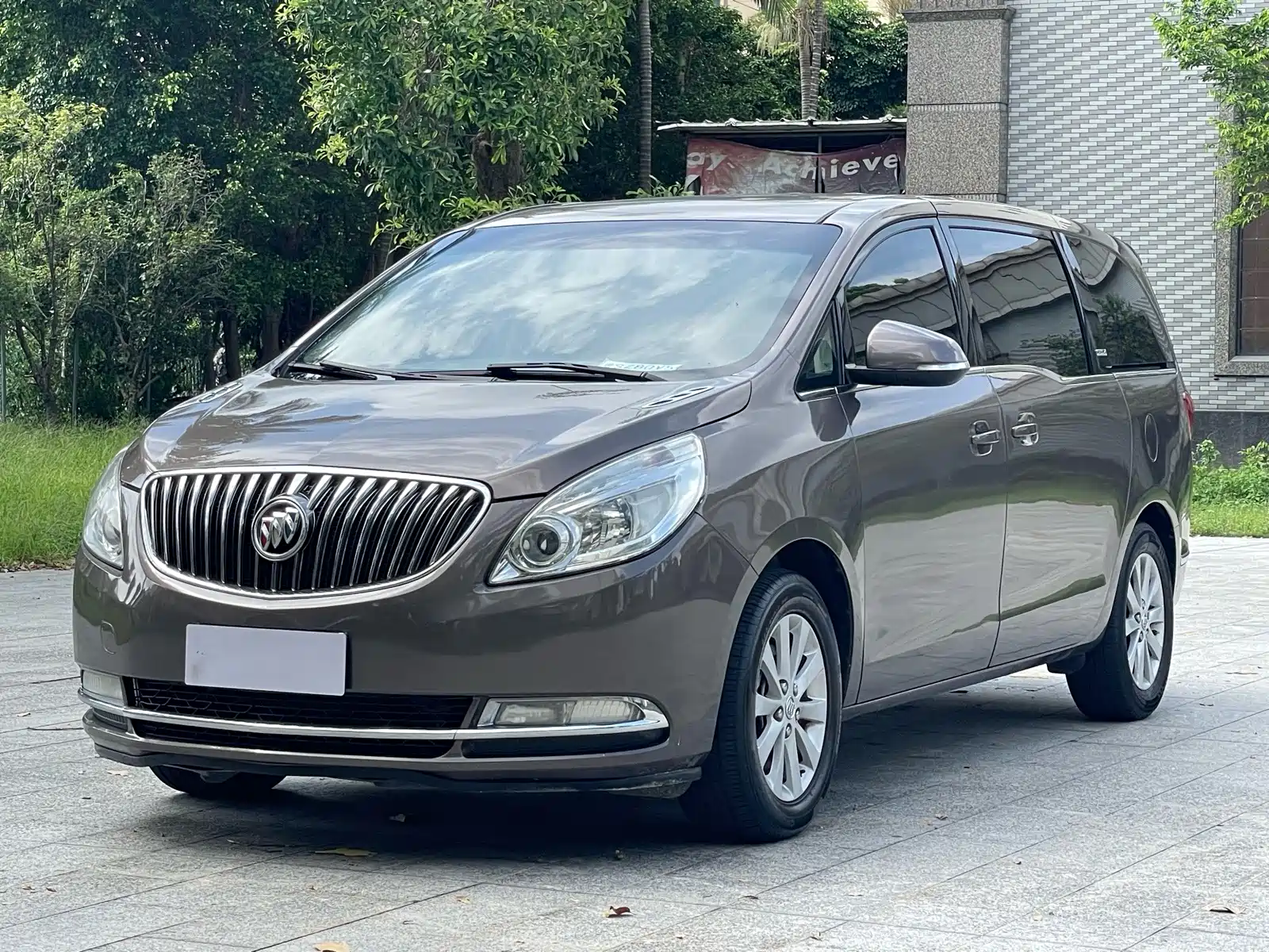 Фото 1 - Buick GL8