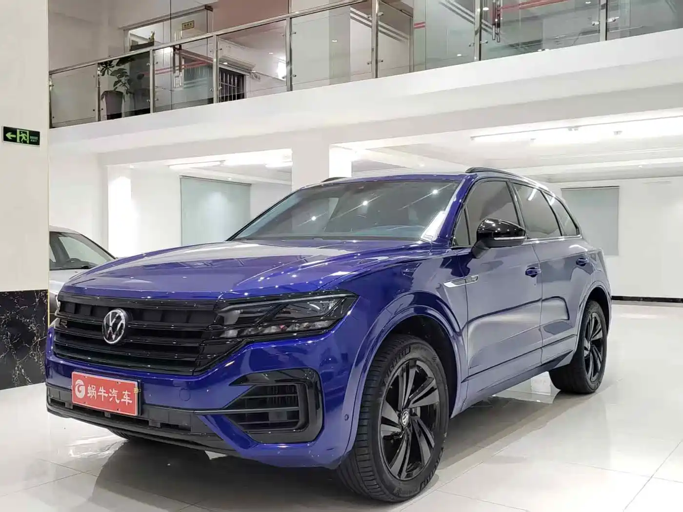 VOLKSWAGEN TOUAREG
