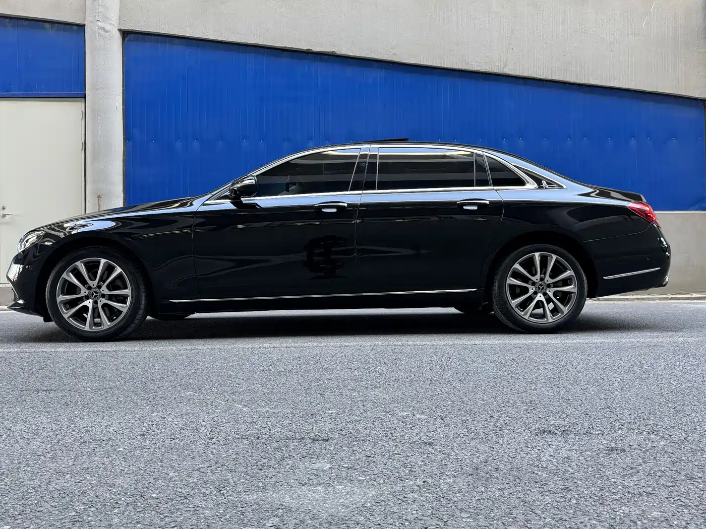 Mercedes-Benz E-Class 2018 Facelift E 200 L 4MATIC фото 4