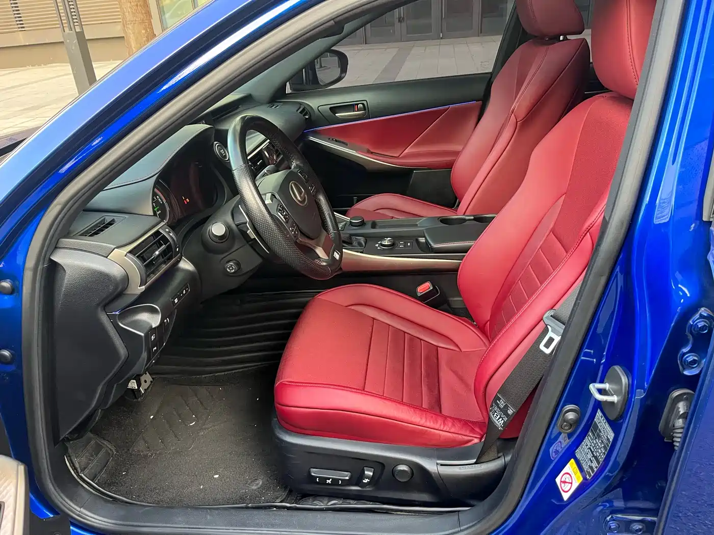 Lexus IS 2017 300 F SPORT фото 12