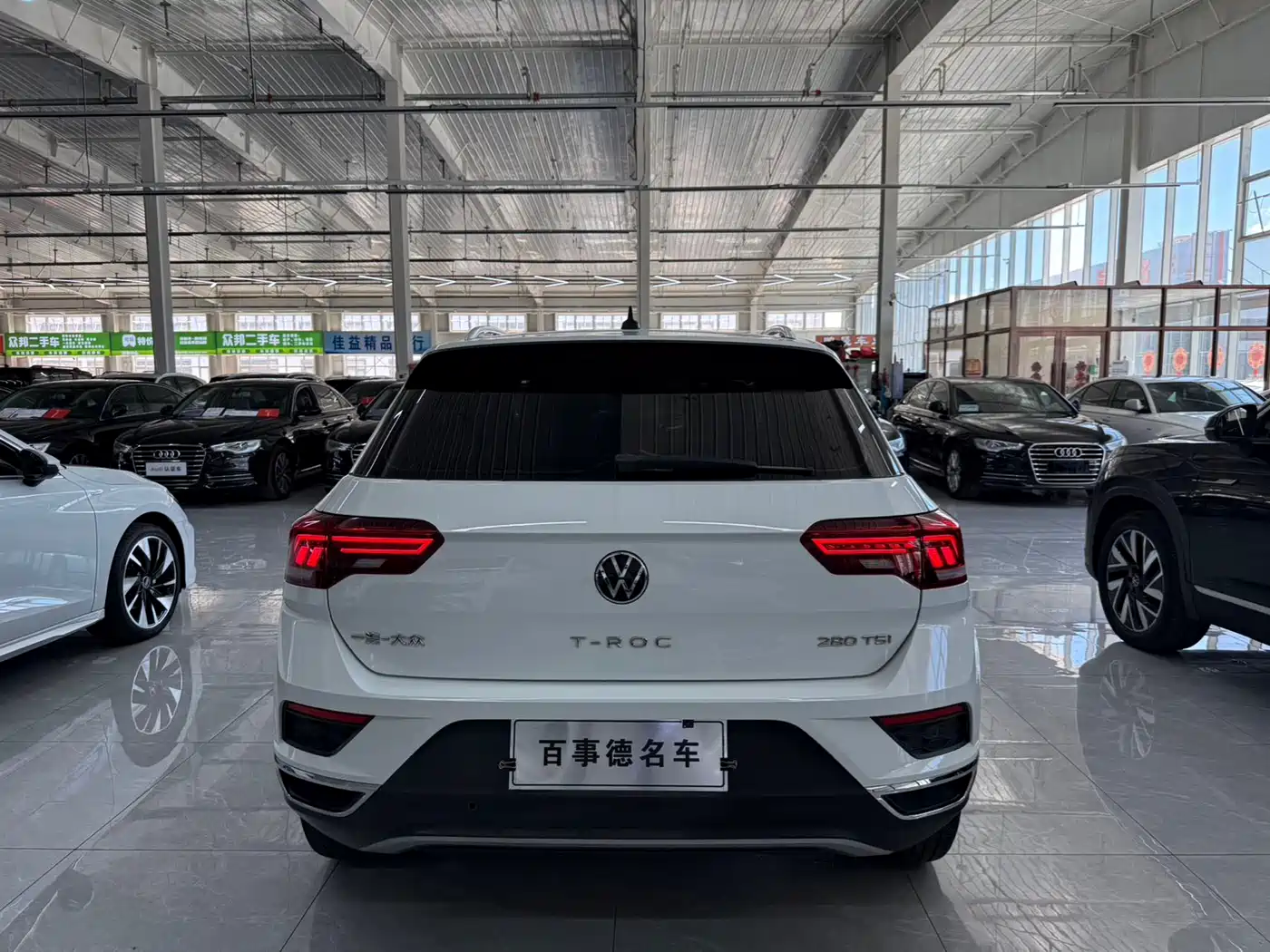 Volkswagen T-ROC 2022 280TSI DSG 2WD Elite PLUS фото 8
