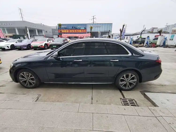 Mercedes-Benz E-Class 2023 E 300 L Sport Fashion фото 11