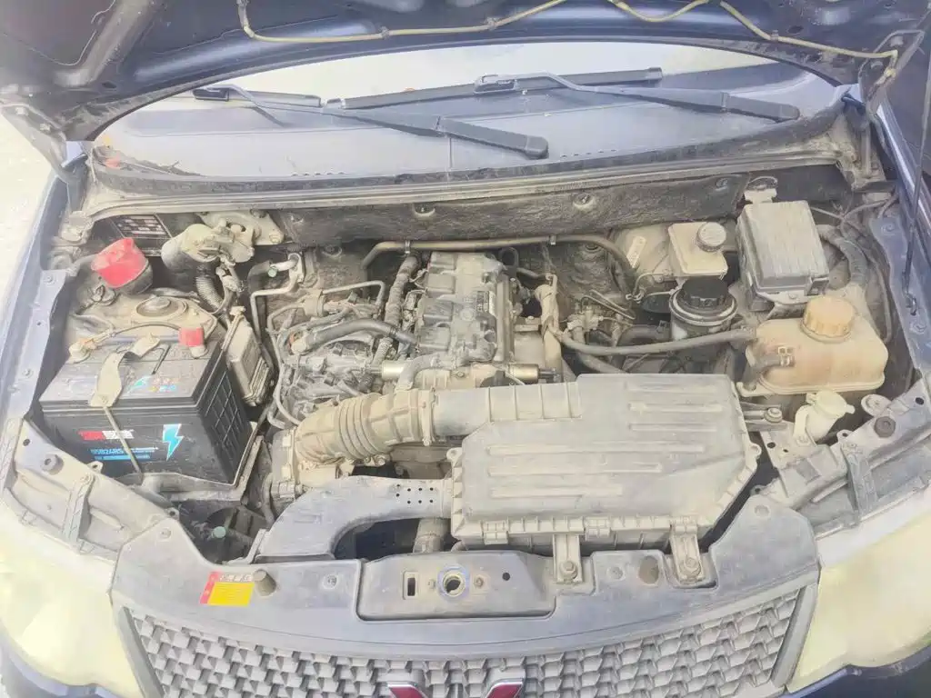 Wuling Motors Wuling Hongguang 2014 2013 1.5L Basic