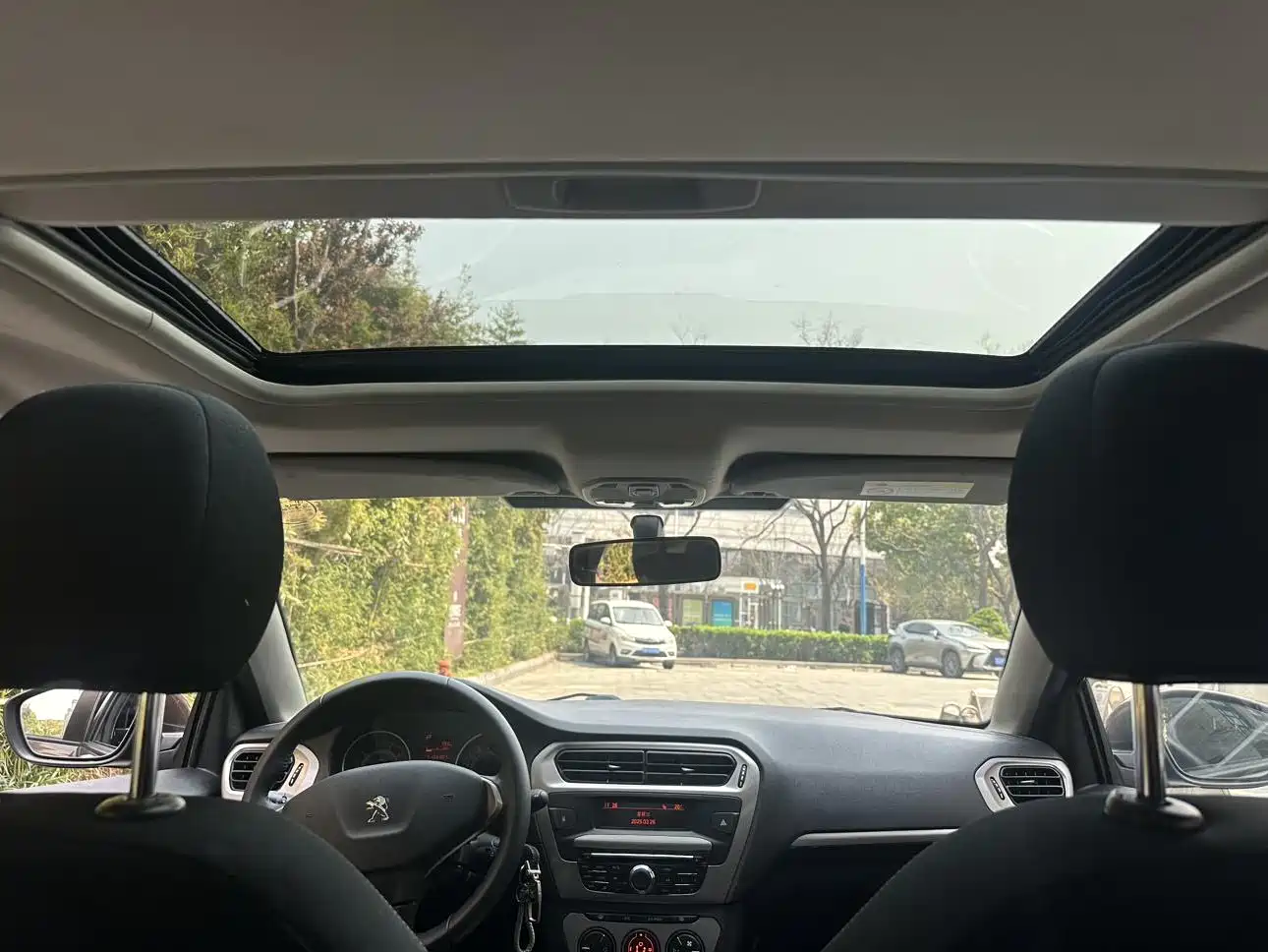 Peugeot 301 2014 1.6L Automatic Luxury Edition фото 15