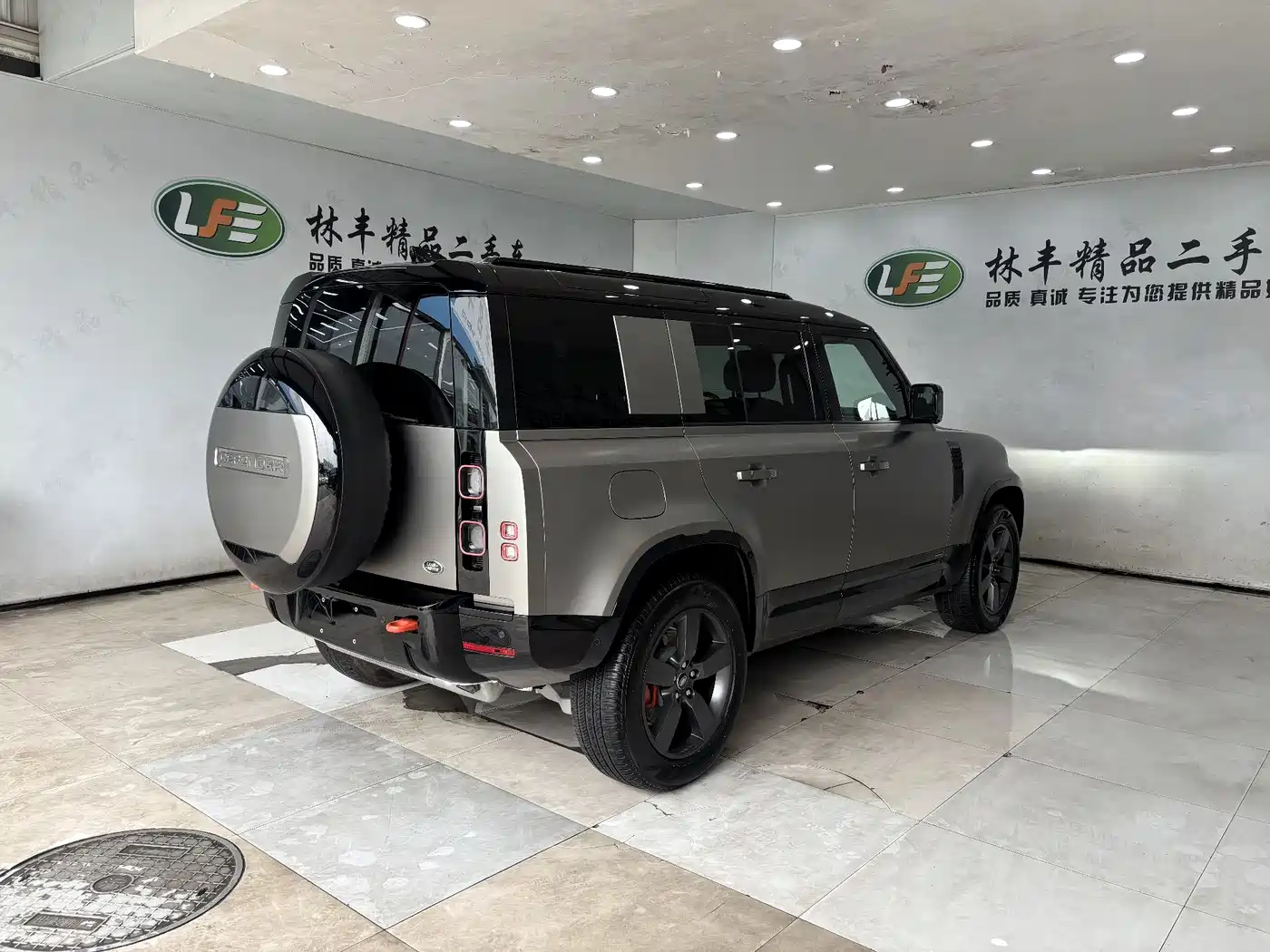 Land Rover Defender 2025 110 3.0T P400 X фото 7