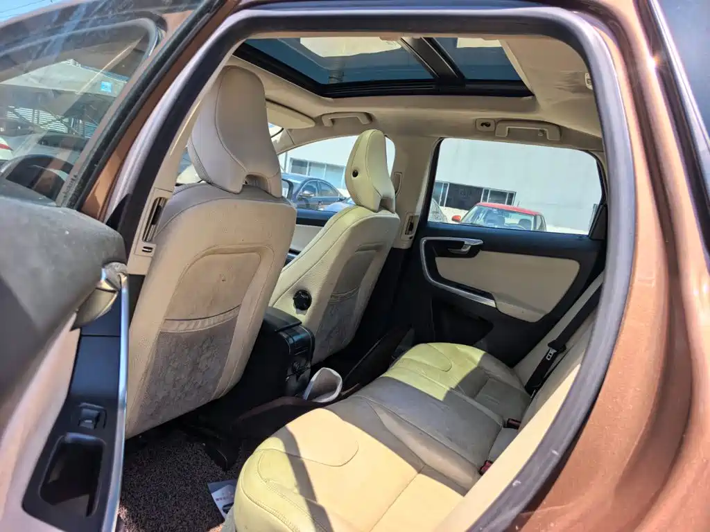 Photo 10 - Volvo XC60 (Import)