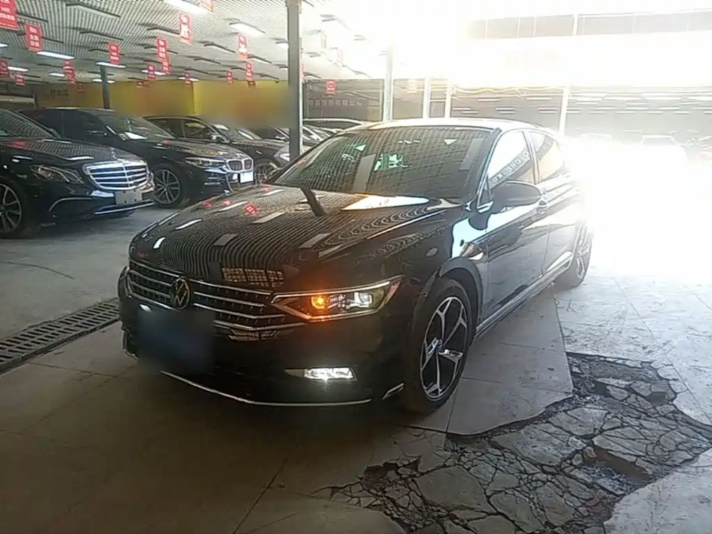 Volkswagen Magotan 2023 Model 2 Million Commemorative Edition 330TSI DSG Luxury