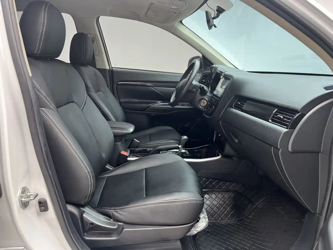 Mitsubishi Outlander 2021 2.0L 2WD Smooth Ride Version 5-Seater фото 10