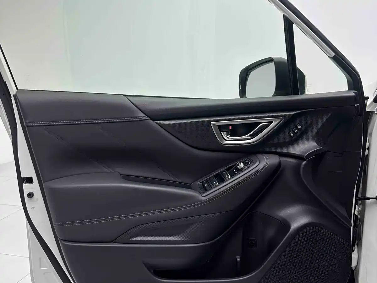 Subaru Forester 2021 2.0i Luxury Edition фото 18