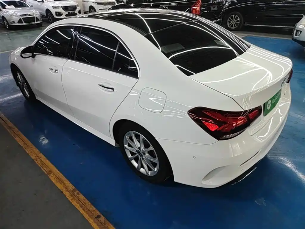 Mercedes-Benz A-Class 2020 Facelift A 200 L Sport Sedan Dynamic фото 5
