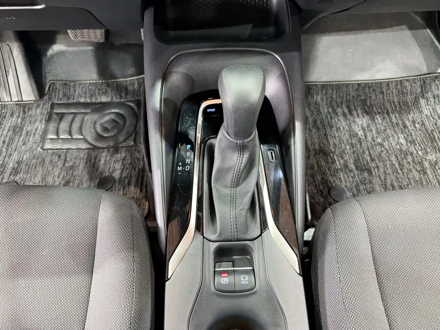 Toyota Levin 2022 185T CVT Luxury Edition фото 14