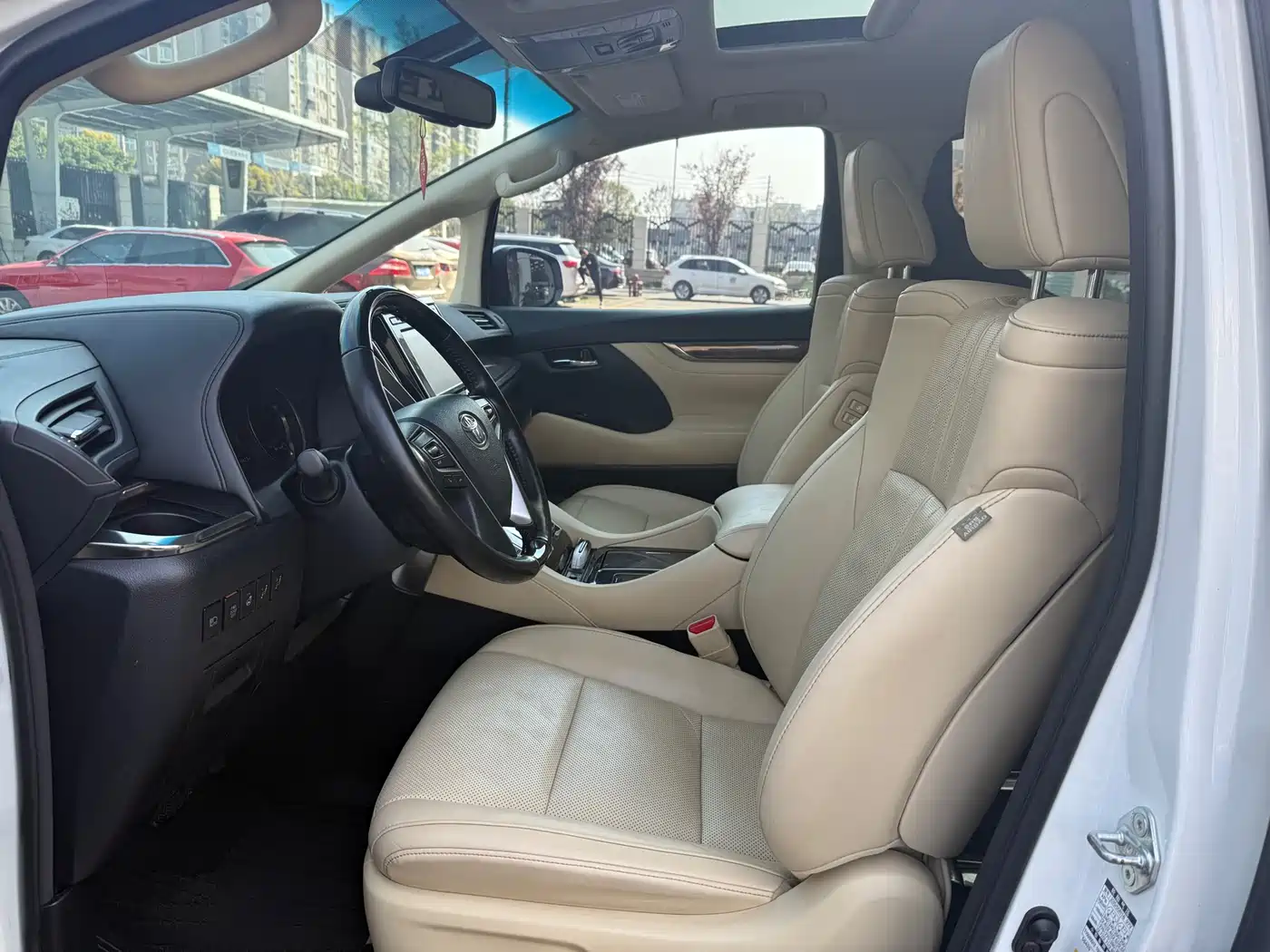 Toyota Alphard 2018 3.5L Premium фото 2