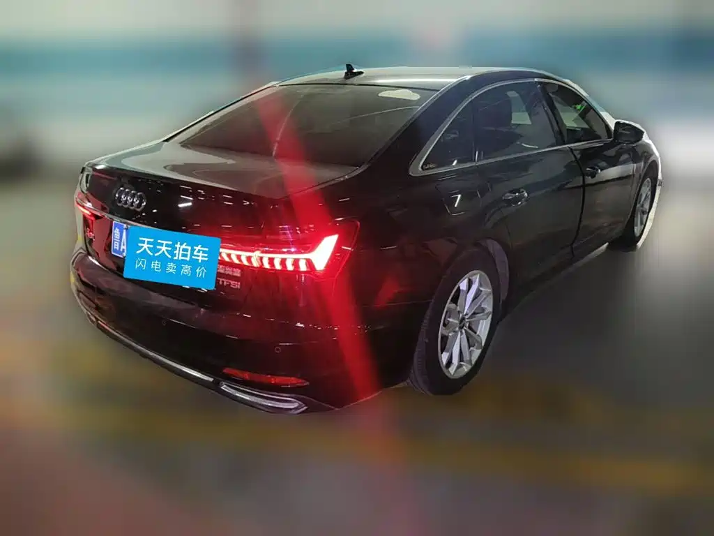 Фото 2 - Audi A6L