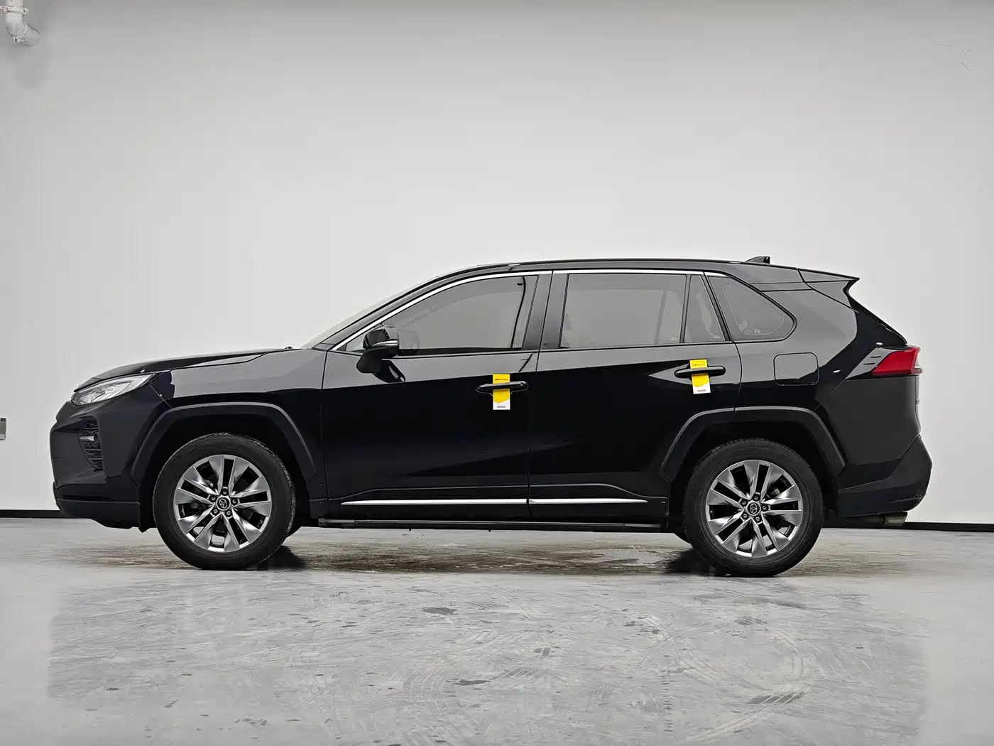 Toyota Wildlander 2021 2.0L CVT 4WD Luxury Edition фото 10