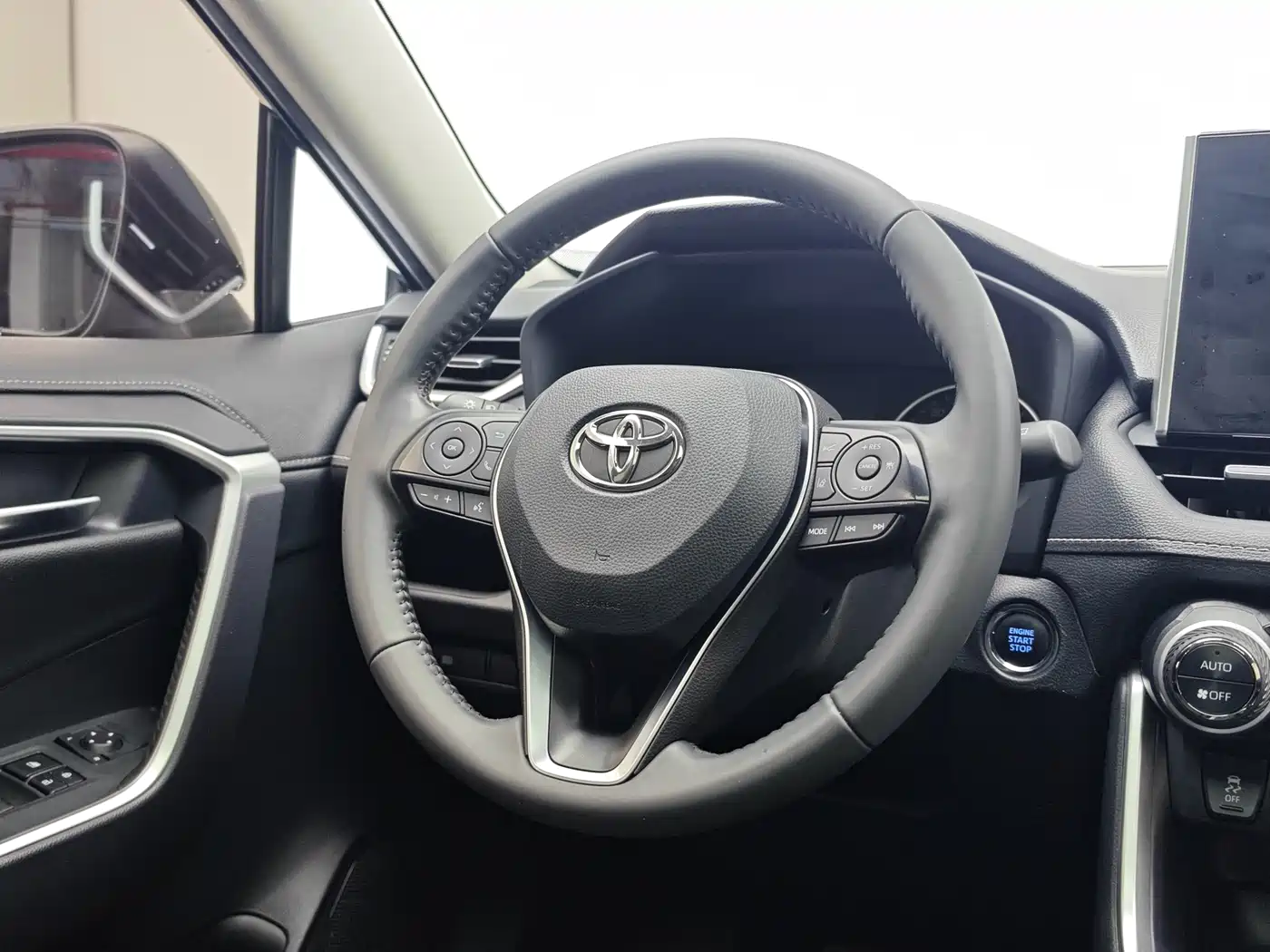 Toyota Wildlander 2021 2.0L CVT 4WD Luxury Edition фото 17