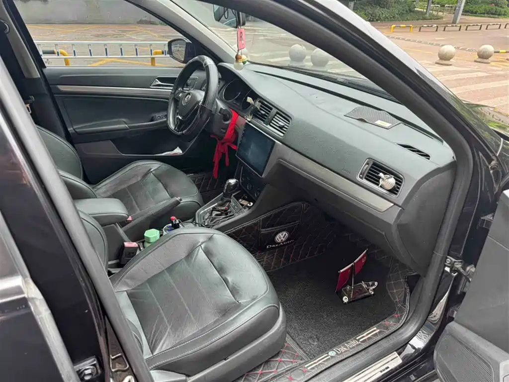 Volkswagen Lavida 2017 230TSI DSG Comfort Edition фото 18