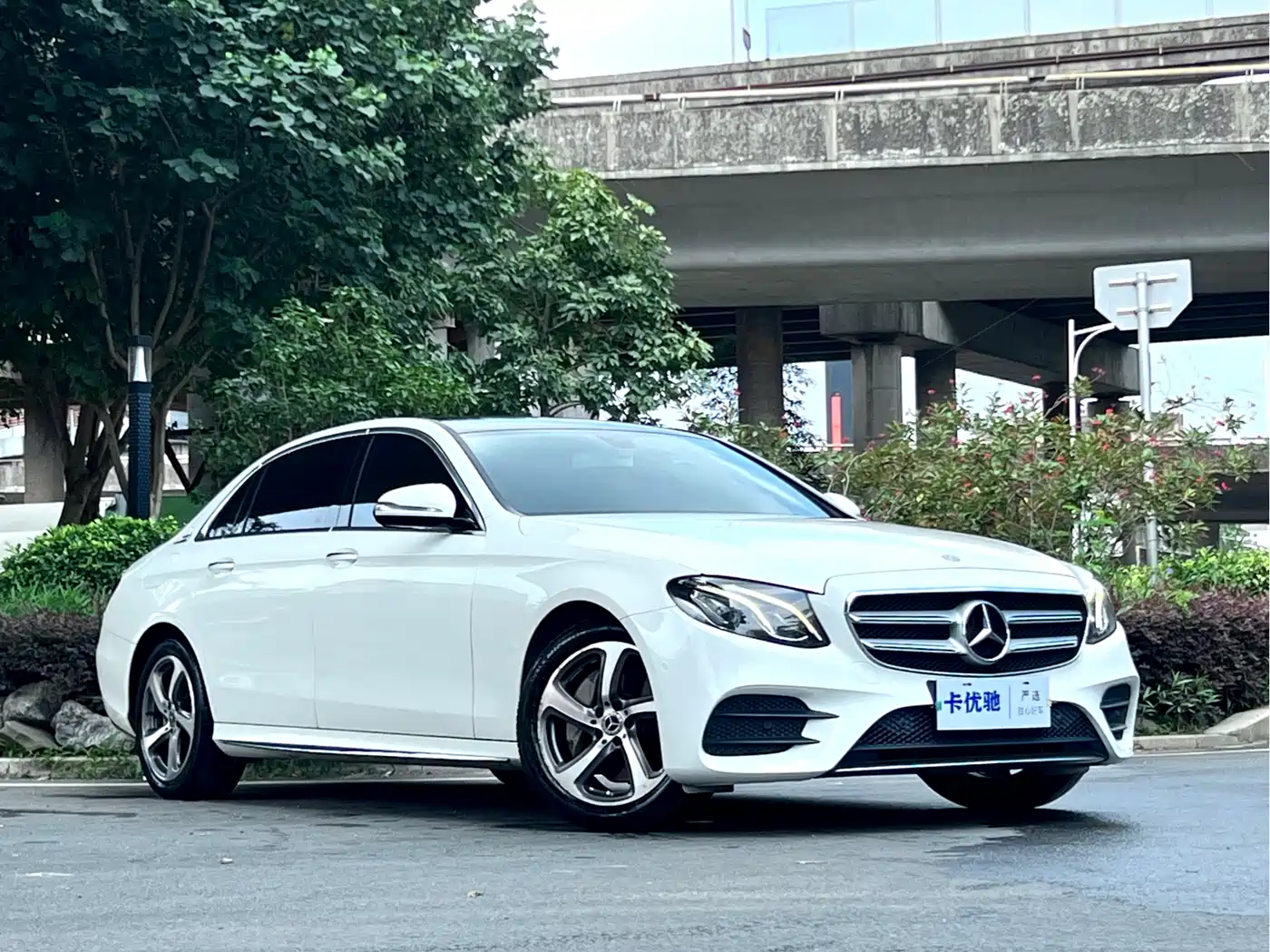 Mercedes-Benz E-Class 2018 E 300 L Sport Fashion фото 6