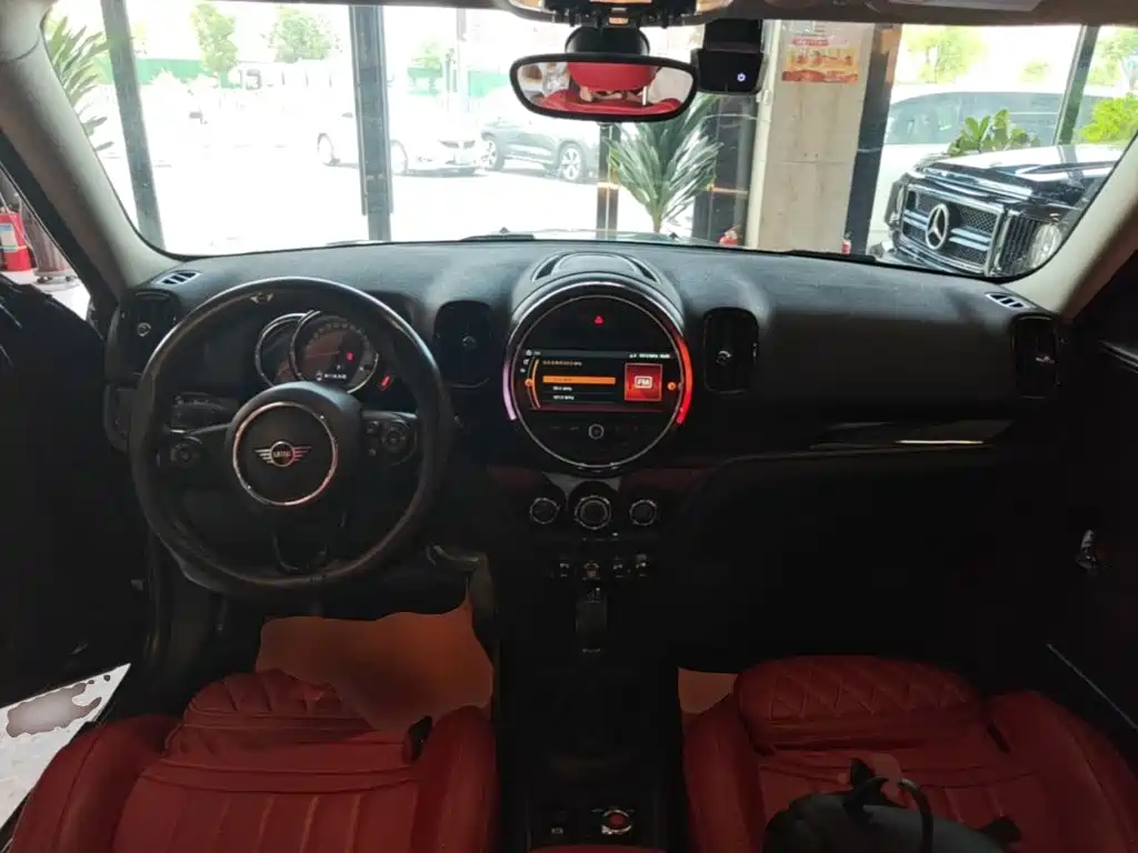 Фото 10 - MINI COUNTRYMAN