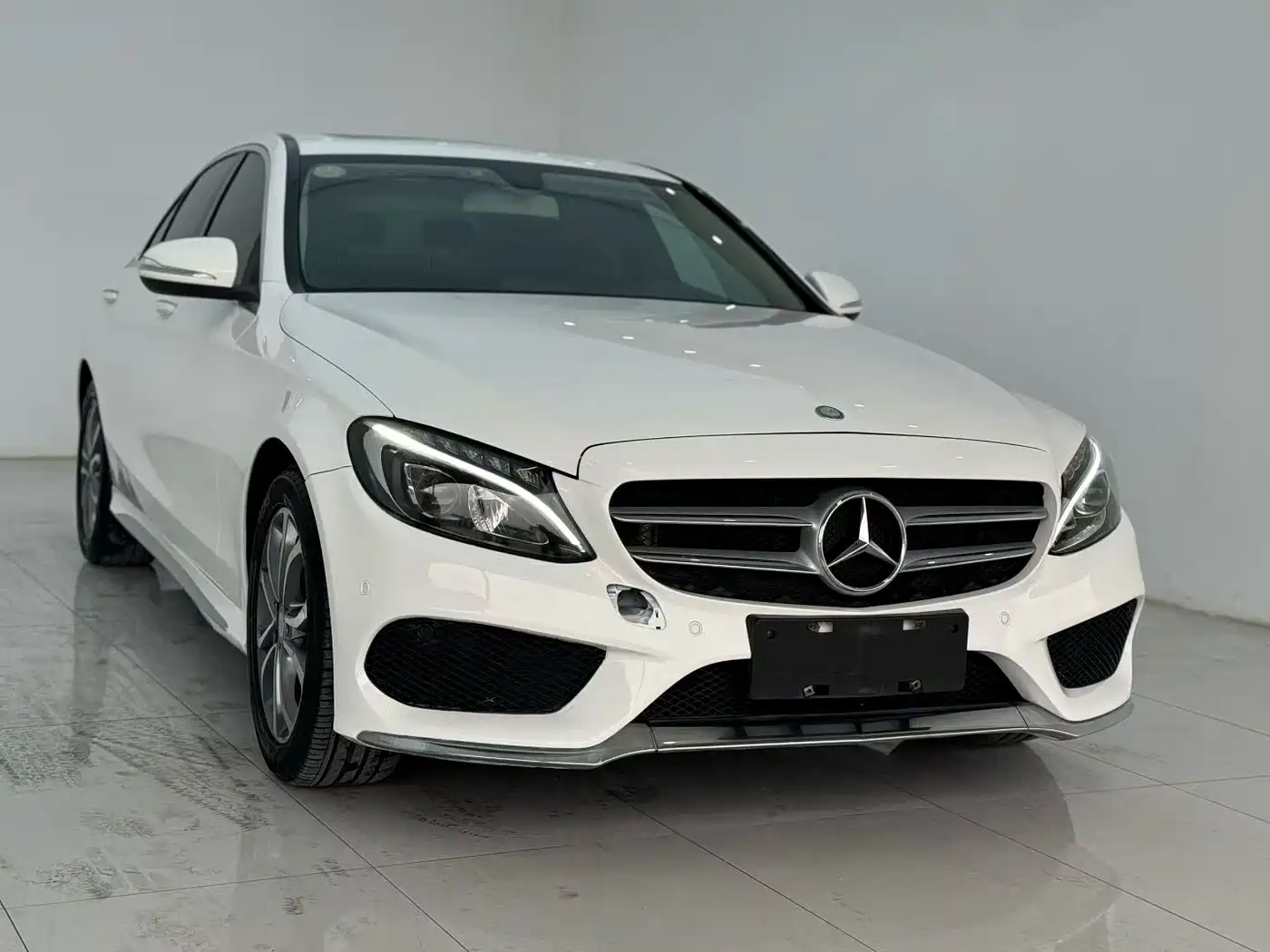 Mercedes-Benz C-Class 2015 Facelift C 180 L Sport фото 3