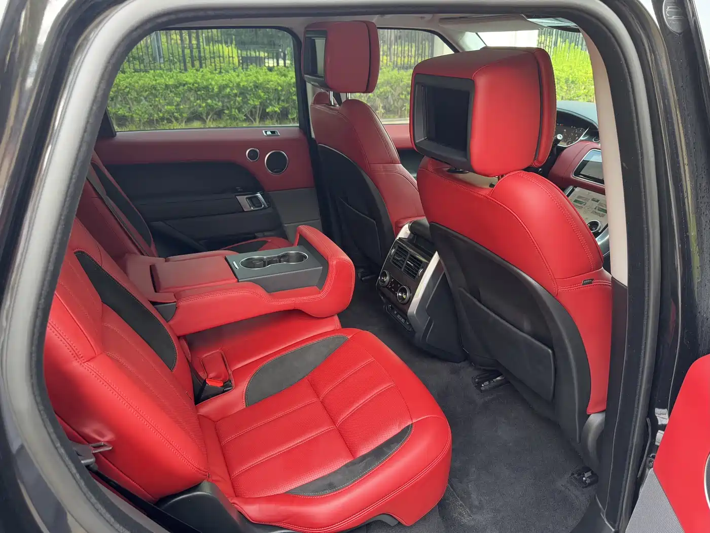 Land Rover Range Rover Sport 2022 3.0 L6 Gloss Black Edition фото 11