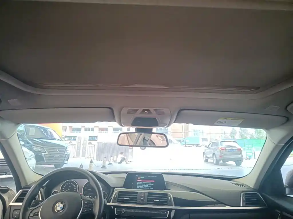 BMW 3 Series 2018 320Li Fashion Style фото 18
