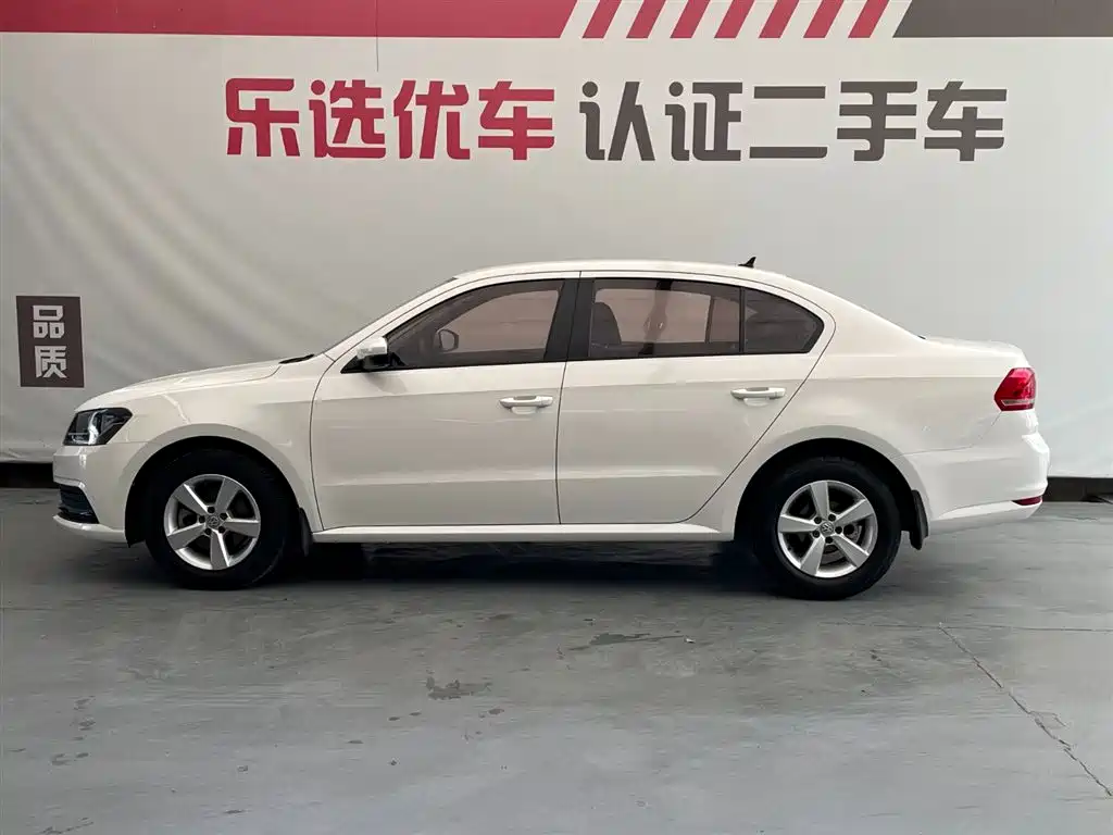 Volkswagen Lavida 2015 1.6L Automatic Trend Edition фото 3