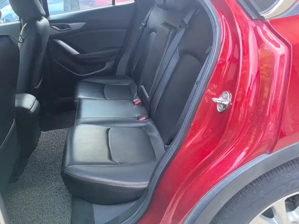Photo 13 - Mazda CX-4