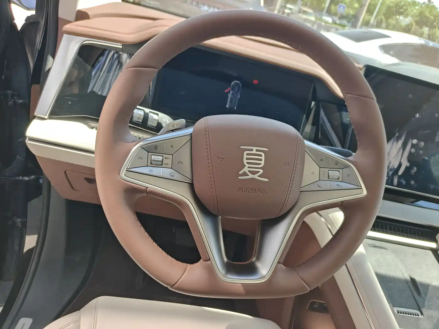 BYD Xia 2025 DM-i 1.5T 180km Surpass Edition фото 9