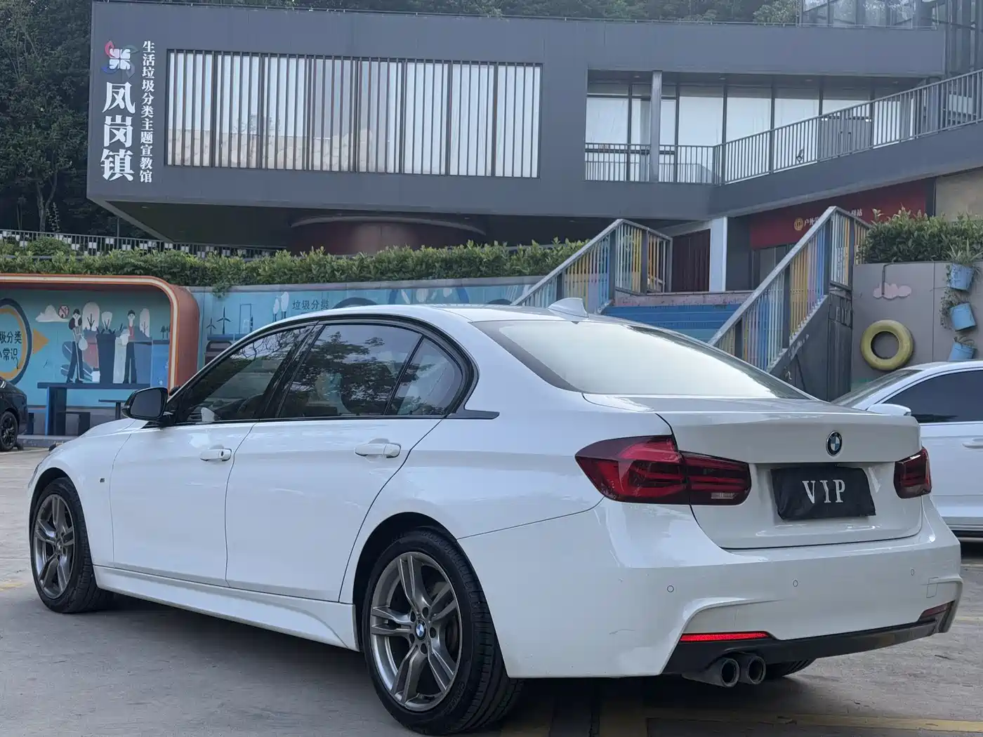 BMW 3 Series 2019 320Li M Sport Black Night Edition фото 6