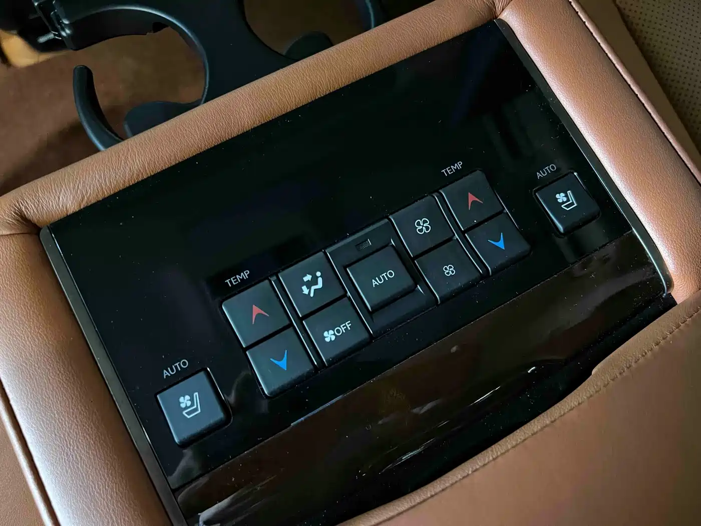 Lexus LX 2019 570 Peak Special Edition фото 13