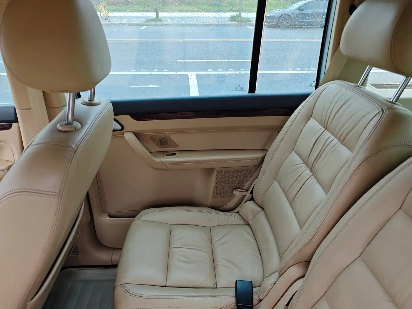 Volkswagen Touran 2013 1.4T DSG Comfort 5-seater фото 6