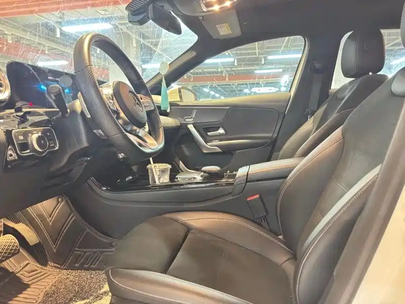 Mercedes-Benz A-Class 2021 A 200 L Sport Sedan Fashion Edition фото 3