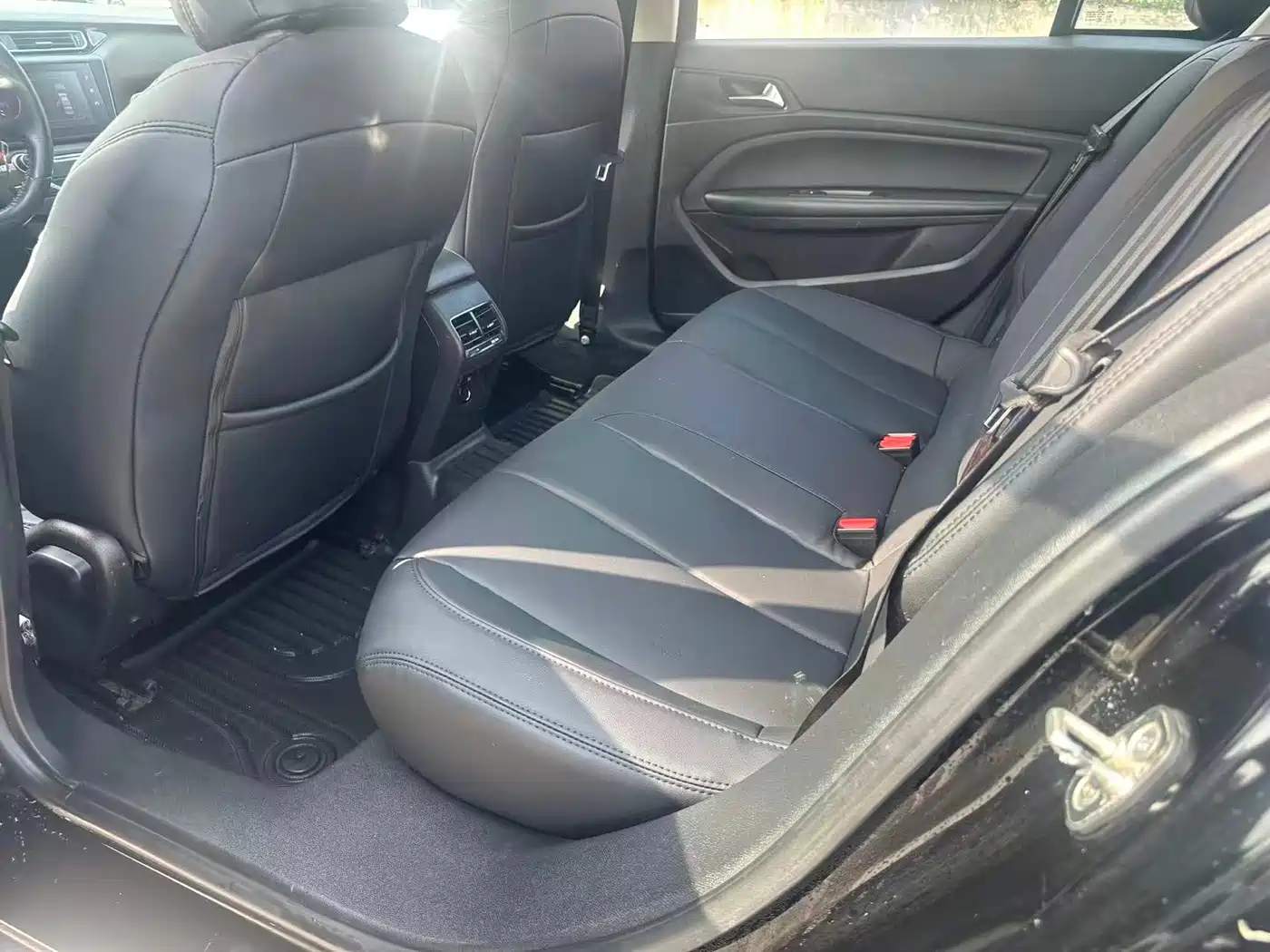 Photo 5 - Peugeot 408