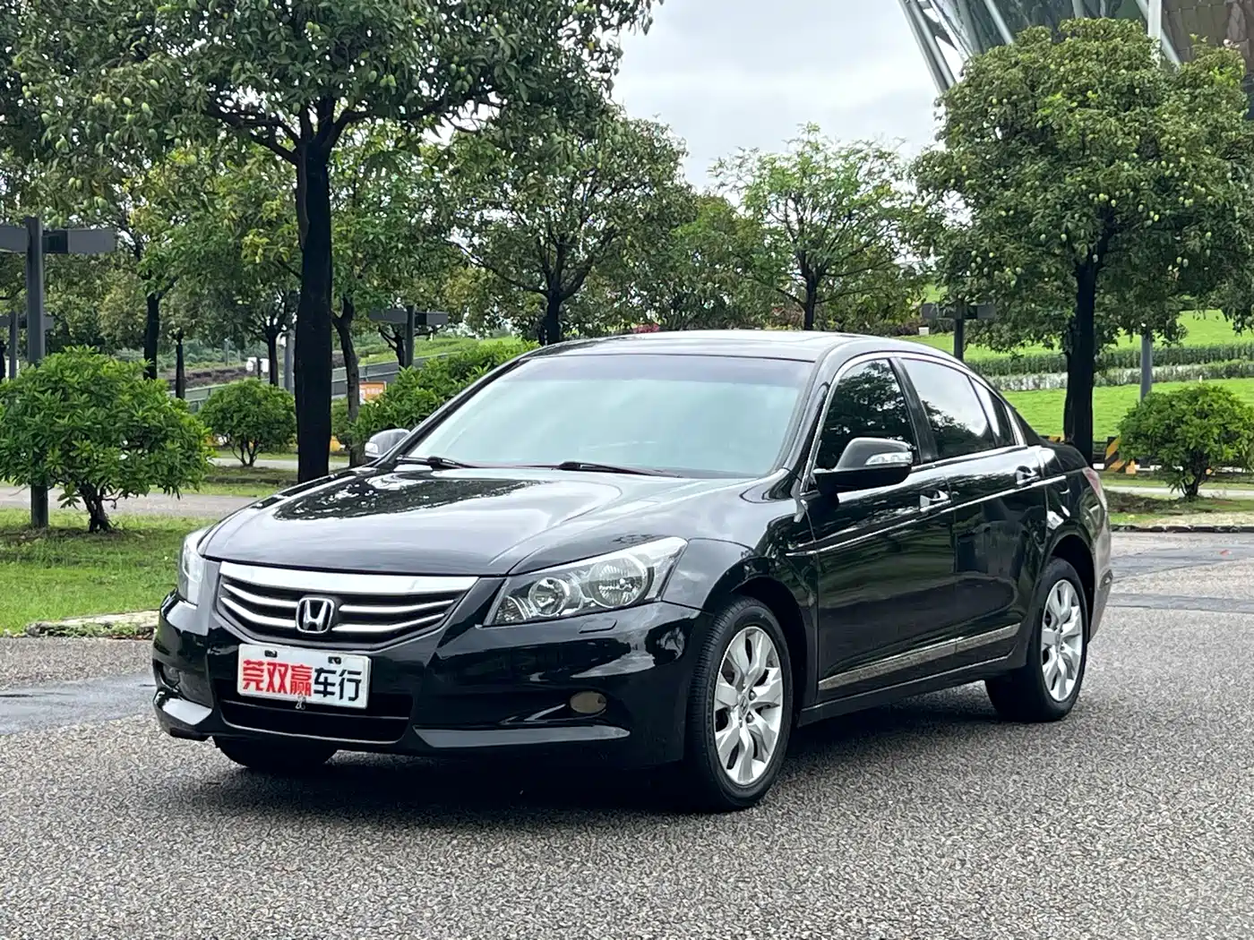Фото 1 - Honda Accord