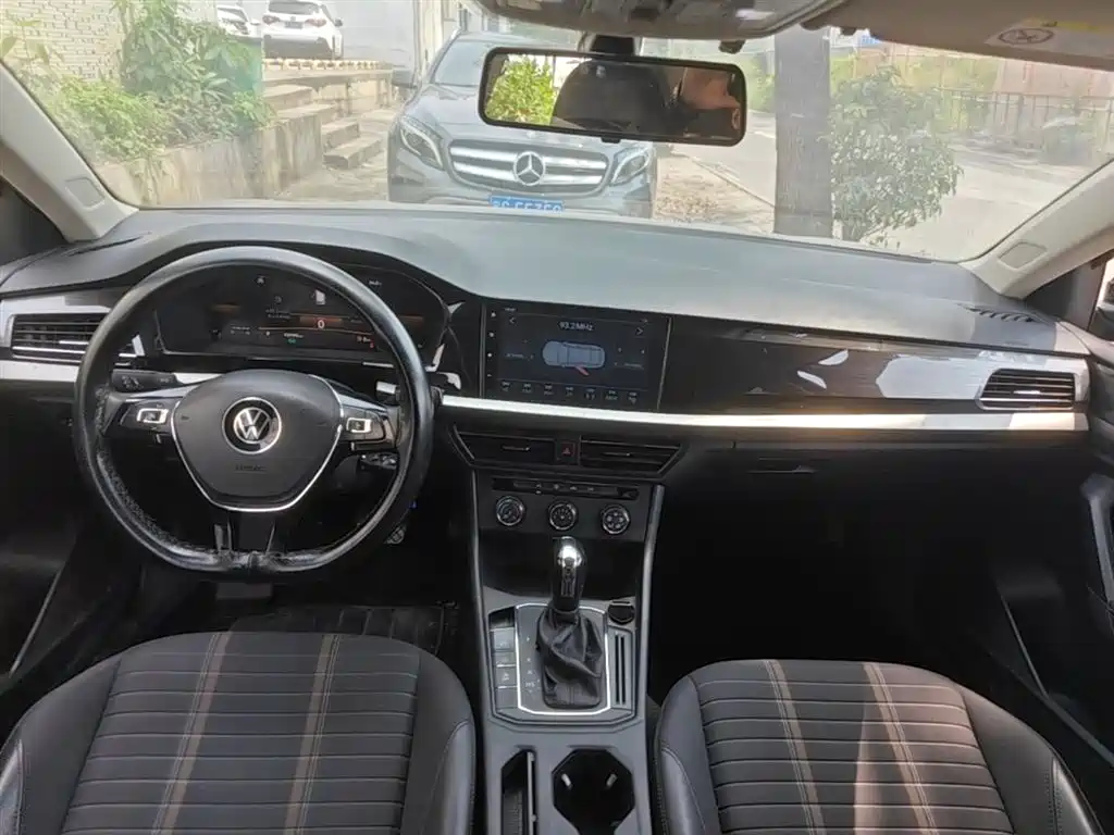Volkswagen Lavida 2021 1.5L Automatic Vision Edition фото 10