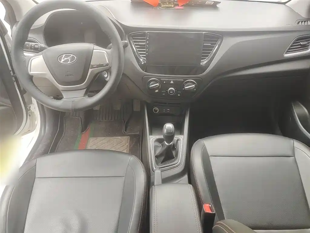 Hyundai Verna 2016 1.4L Manual Cool Edition GLS фото 10