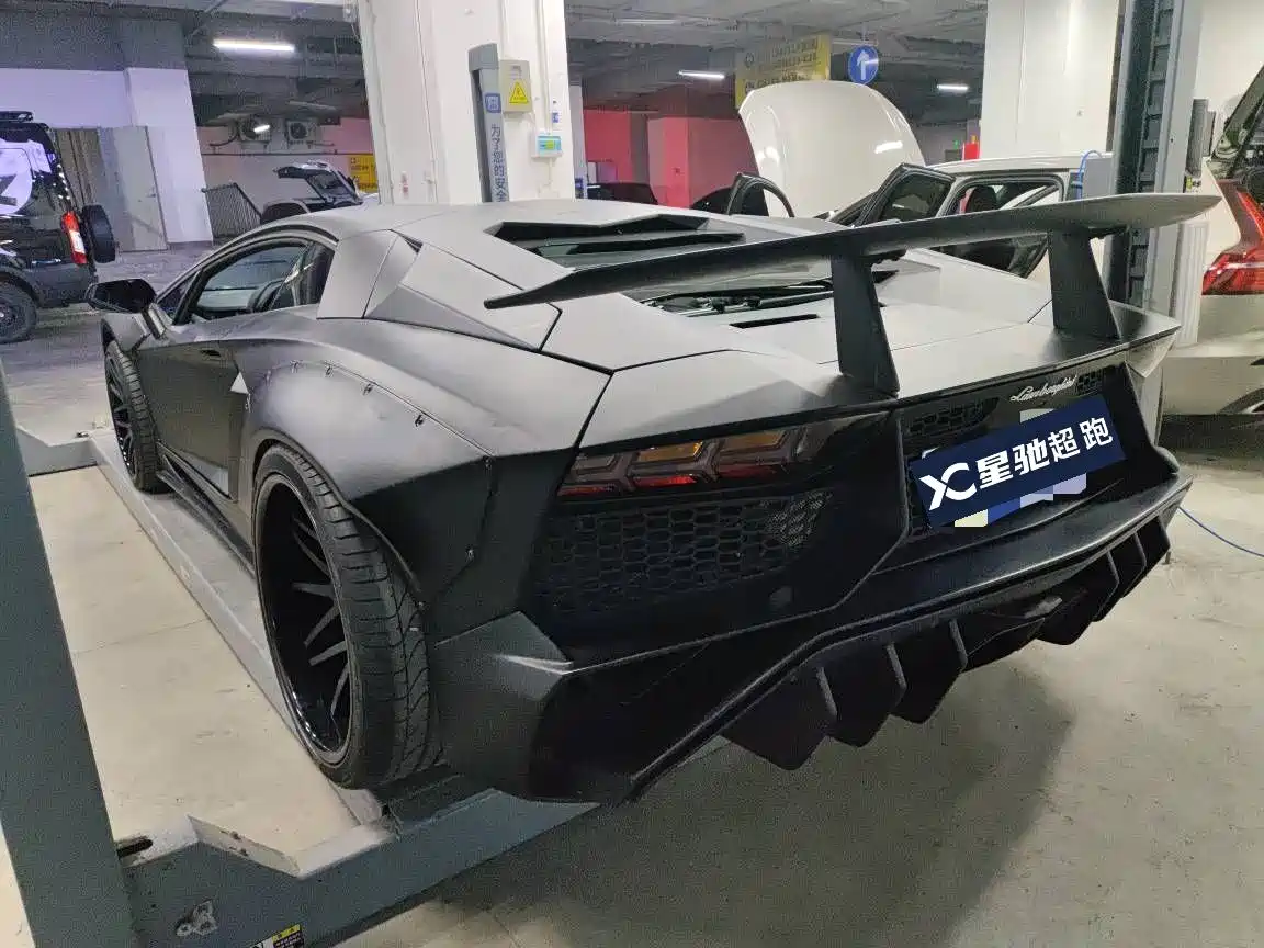 Lamborghini Aventador 2011 LP 700-4 фото 4
