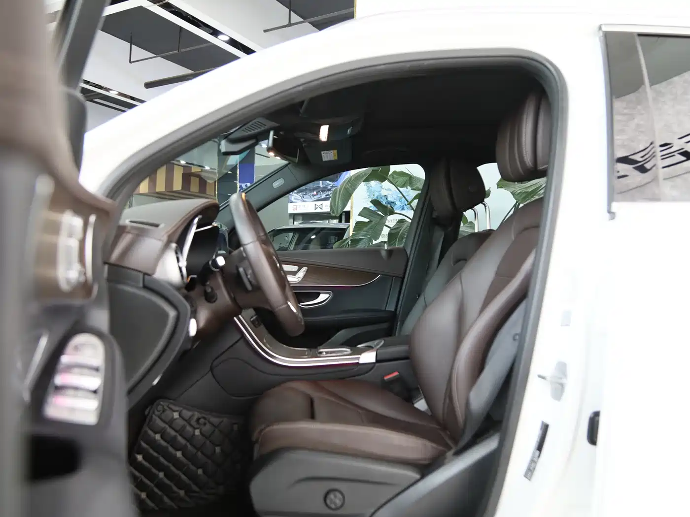 Mercedes-Benz GLC 2022 Facelift II GLC 260 L 4MATIC Luxury фото 6