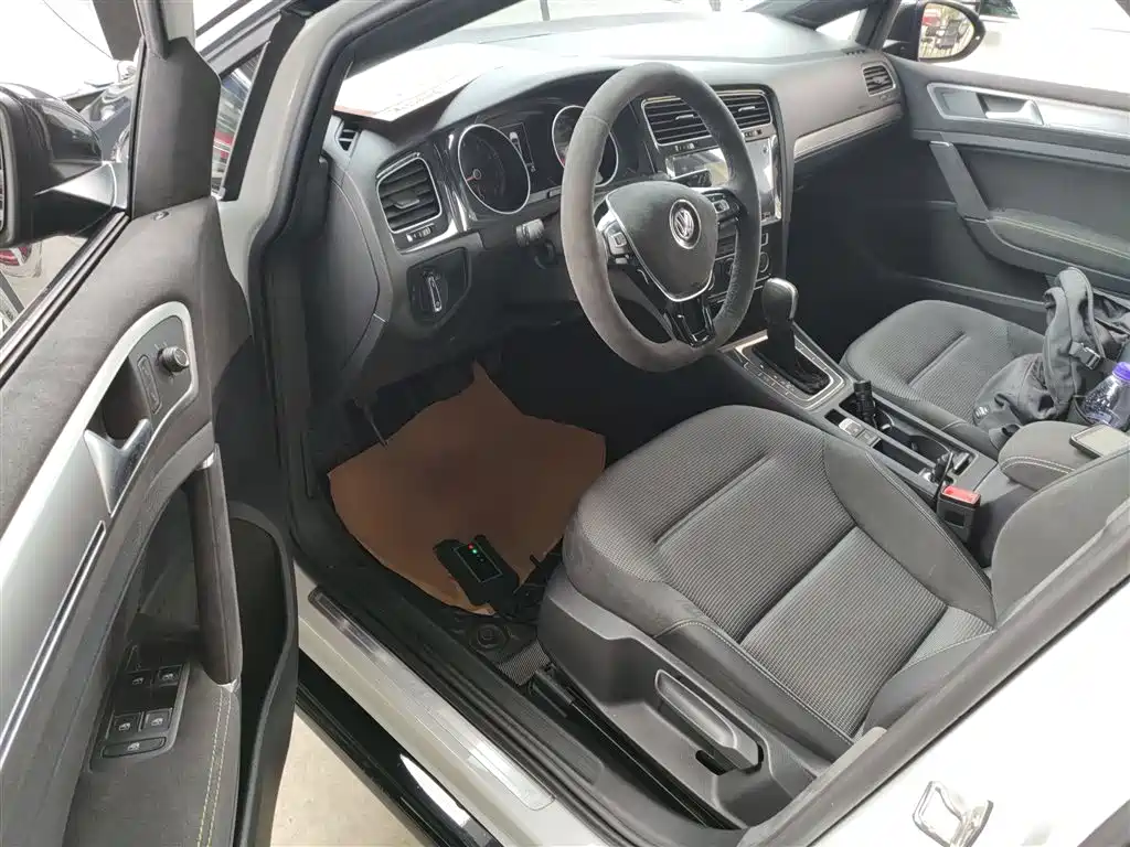 Volkswagen Golf 2020 280TSI DSG Comfort фото 11