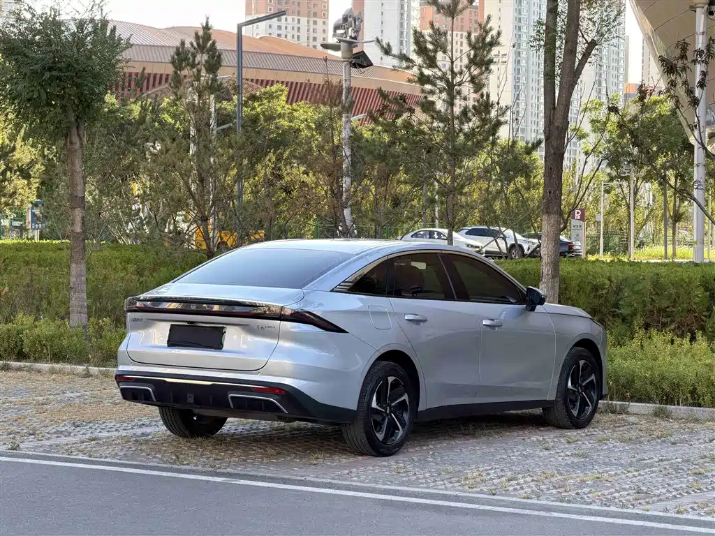 Geely Galaxy Galaxy L6 2025 2025 EM-i 140km Starship Edition
