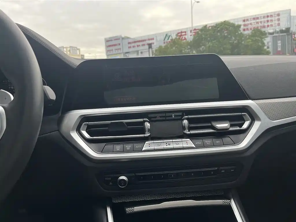 BMW 3 Series 2021 325Li M Sport Night Edition фото 25