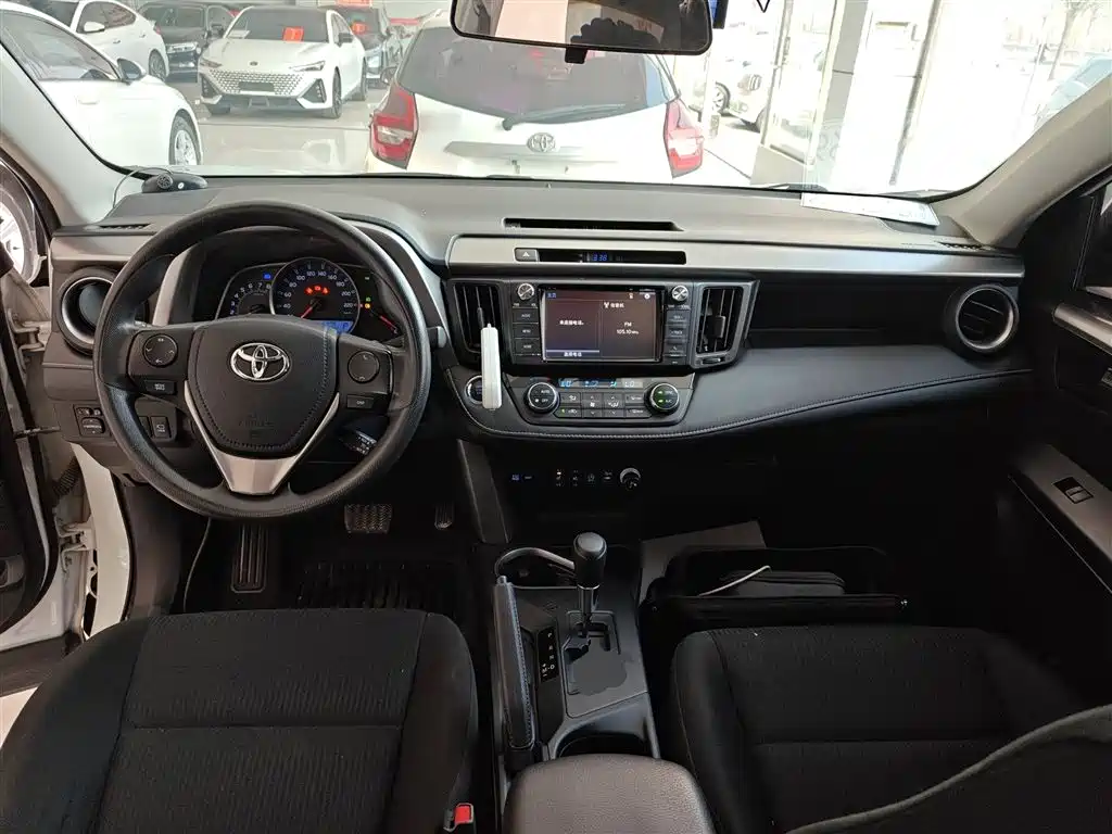 Toyota RAV4 Rongfang 2016 2.0L CVT 2WD Comfort (China V) фото 10