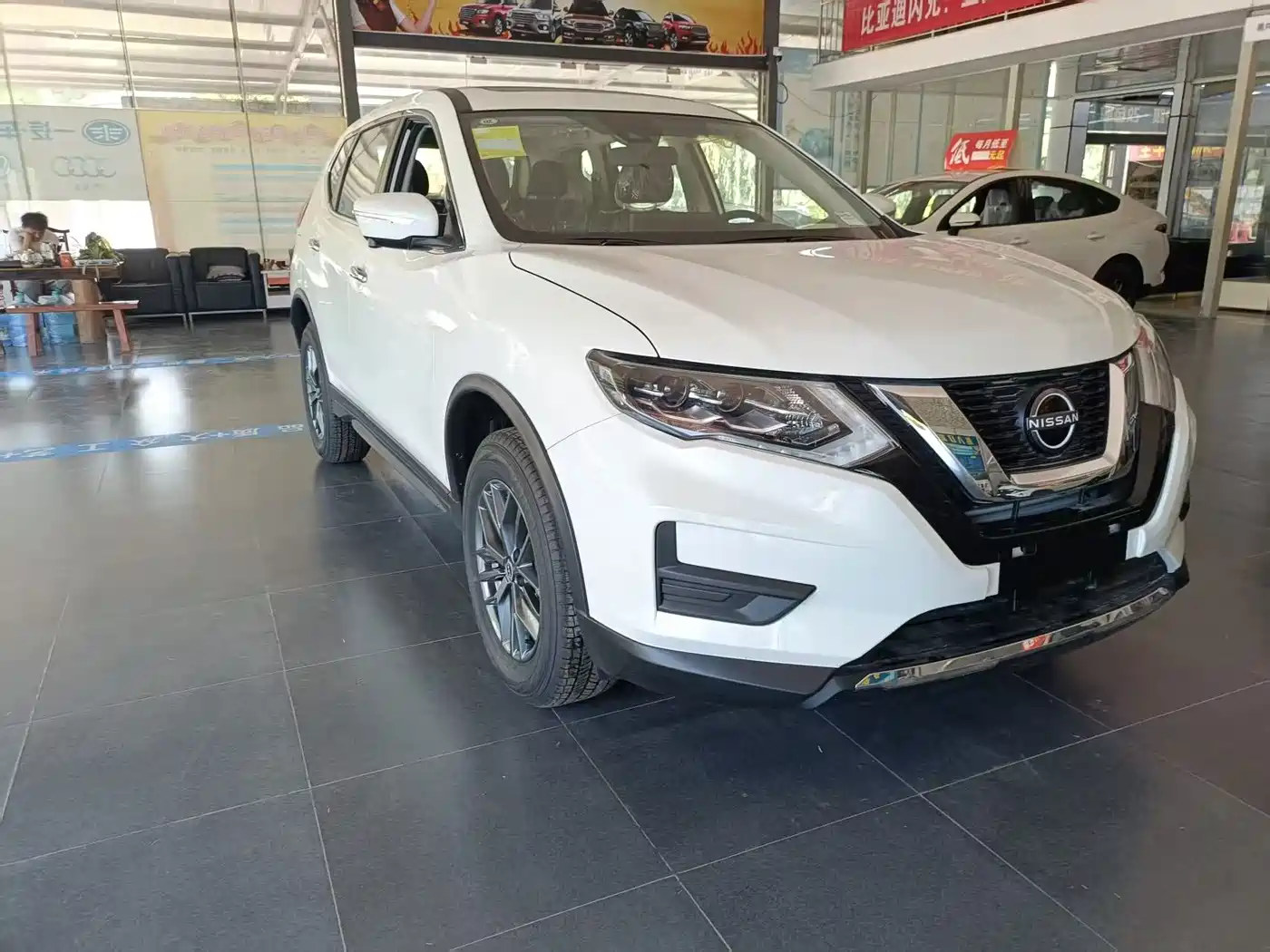 Nissan X-Trail 2026 2023 Classic 2.0L 2WD Smart Premium Edition